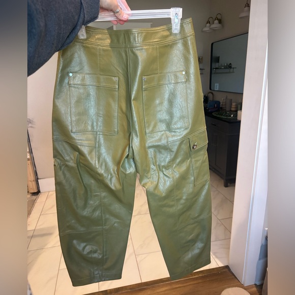 Anthropologie Green Leather Pleather Wide Leg Cropped Pants - Picture 2 of 8